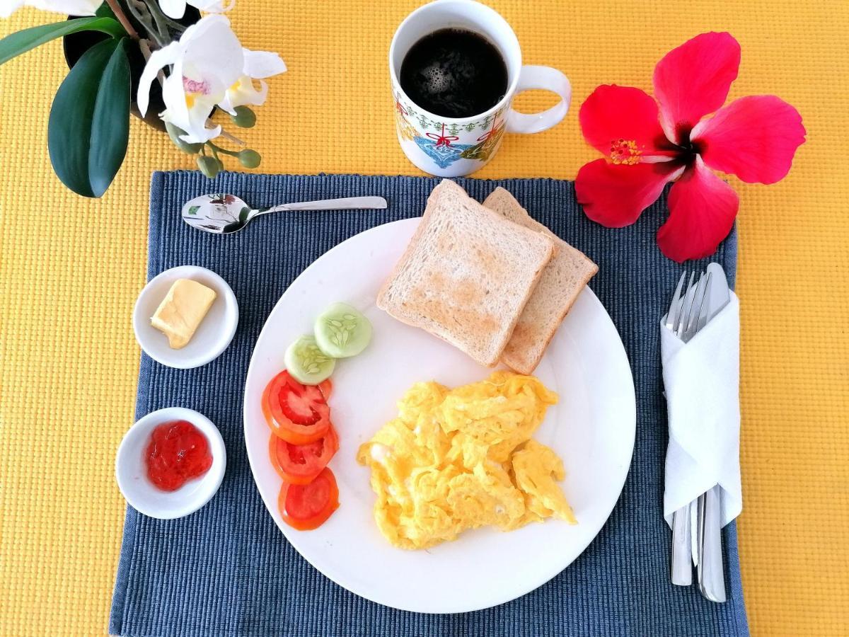 Astillo'S Guest Houses 몰볼 외부 사진