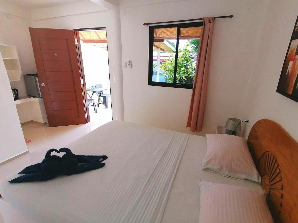 Astillo'S Guest Houses 몰볼 외부 사진