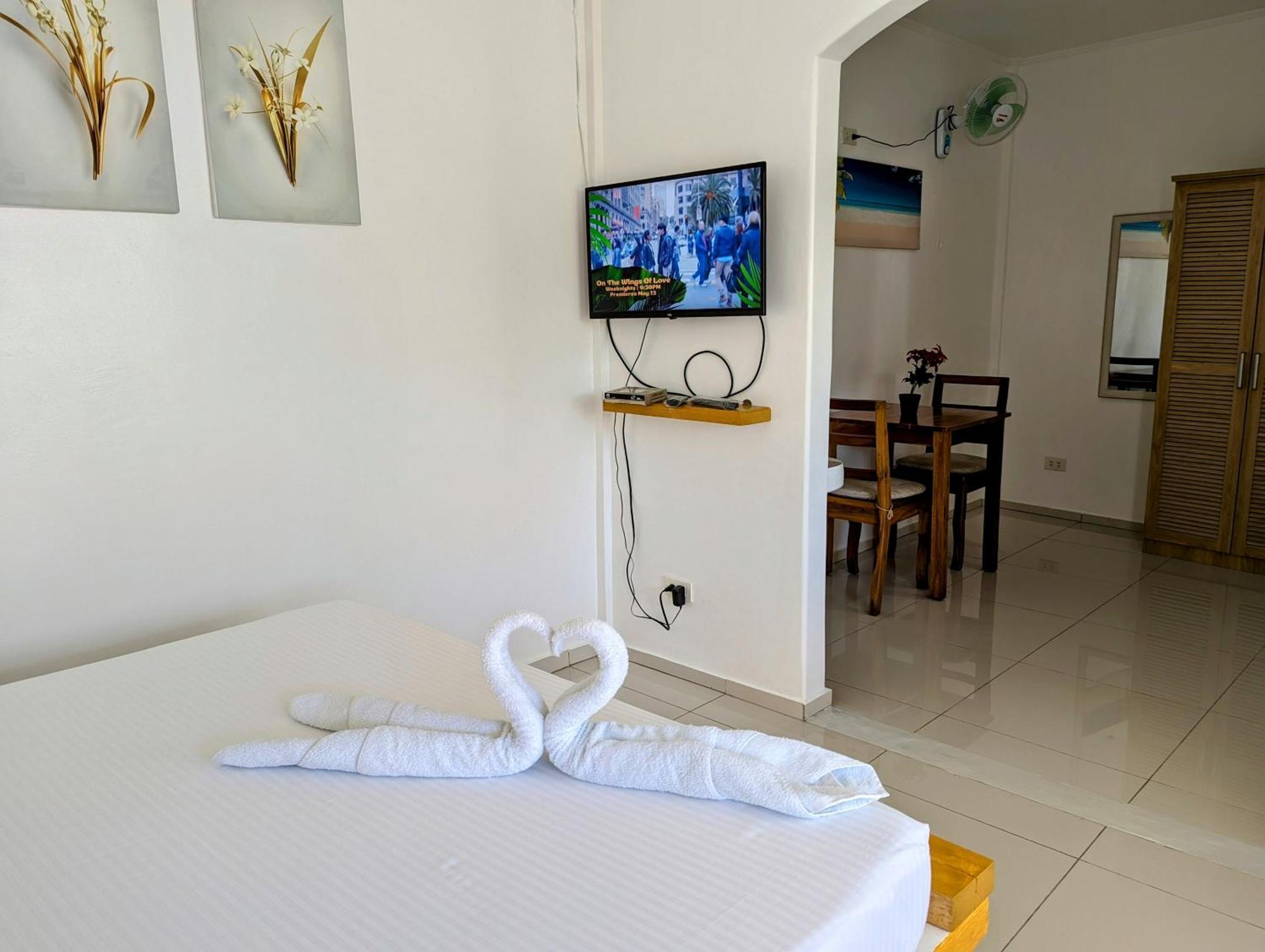 Astillo'S Guest Houses 몰볼 객실 사진