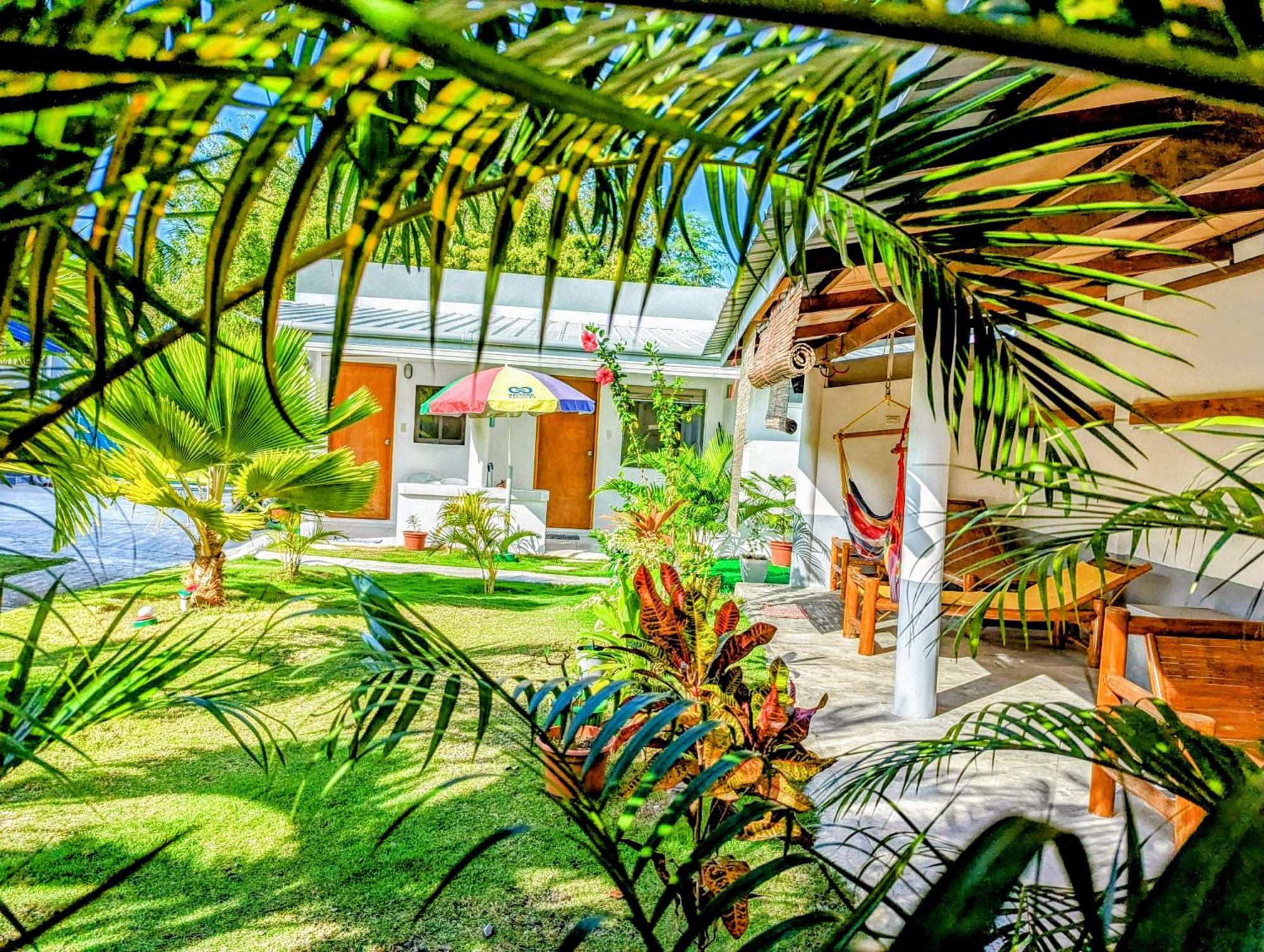 Astillo'S Guest Houses 몰볼 외부 사진