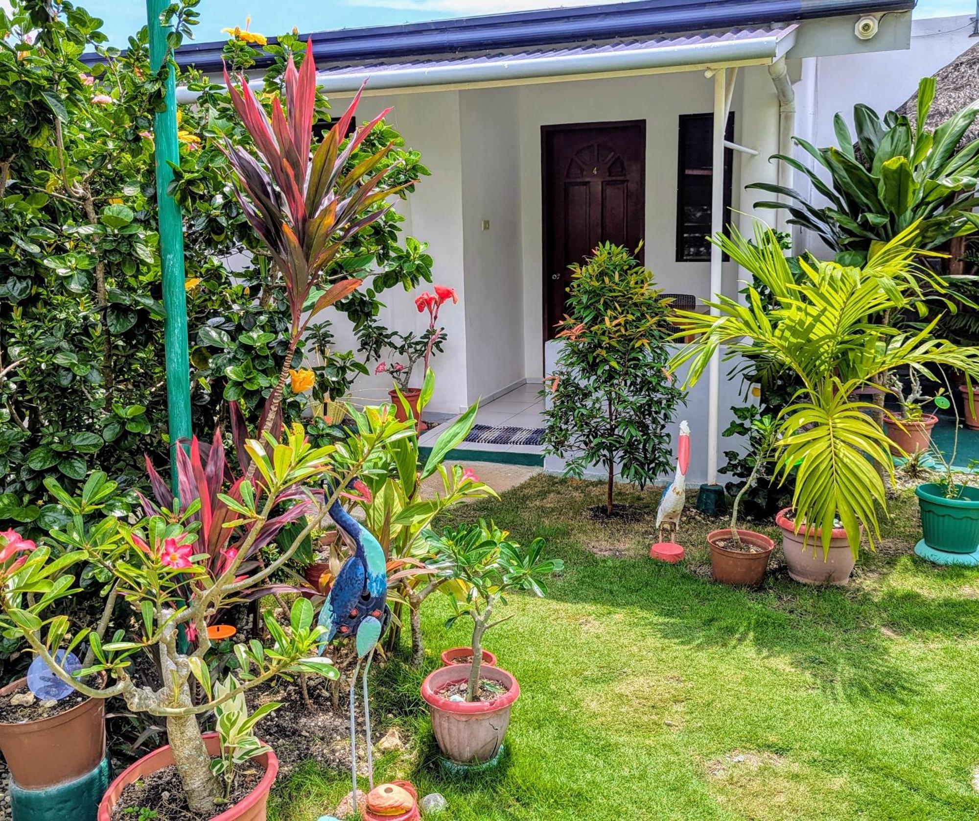 Astillo'S Guest Houses 몰볼 객실 사진