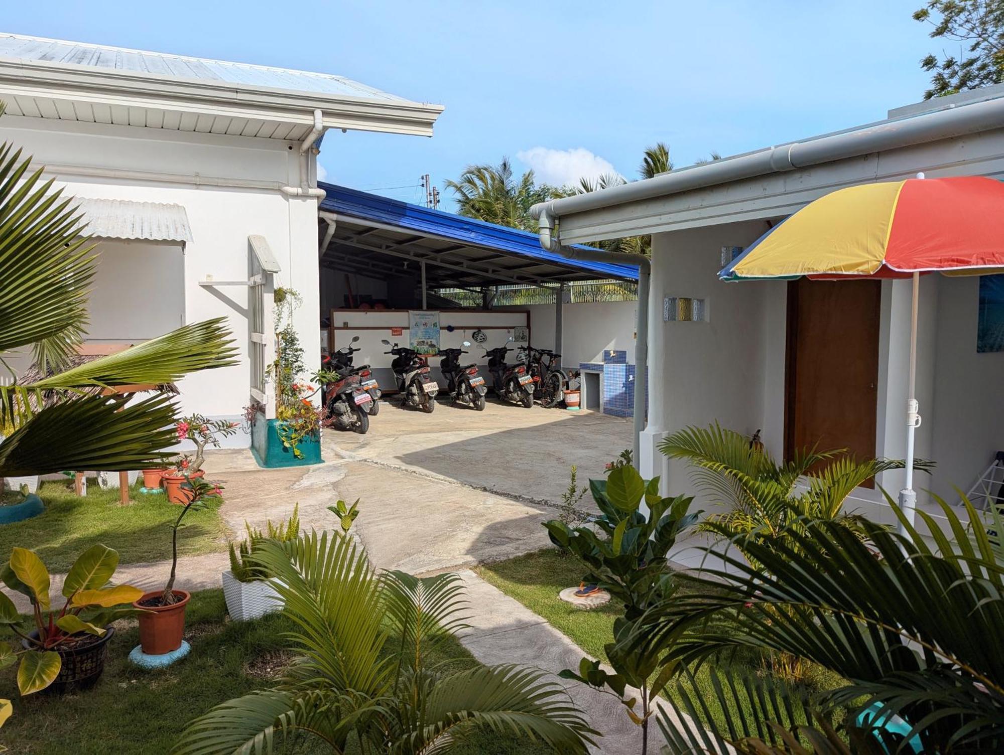 Astillo'S Guest Houses 몰볼 객실 사진